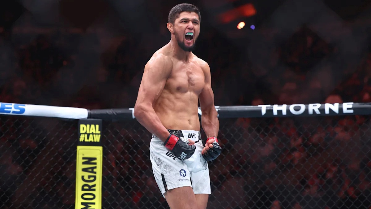 Ruziboev uspal soupeře. Záběry z UFC Baku vyděsily fanoušky