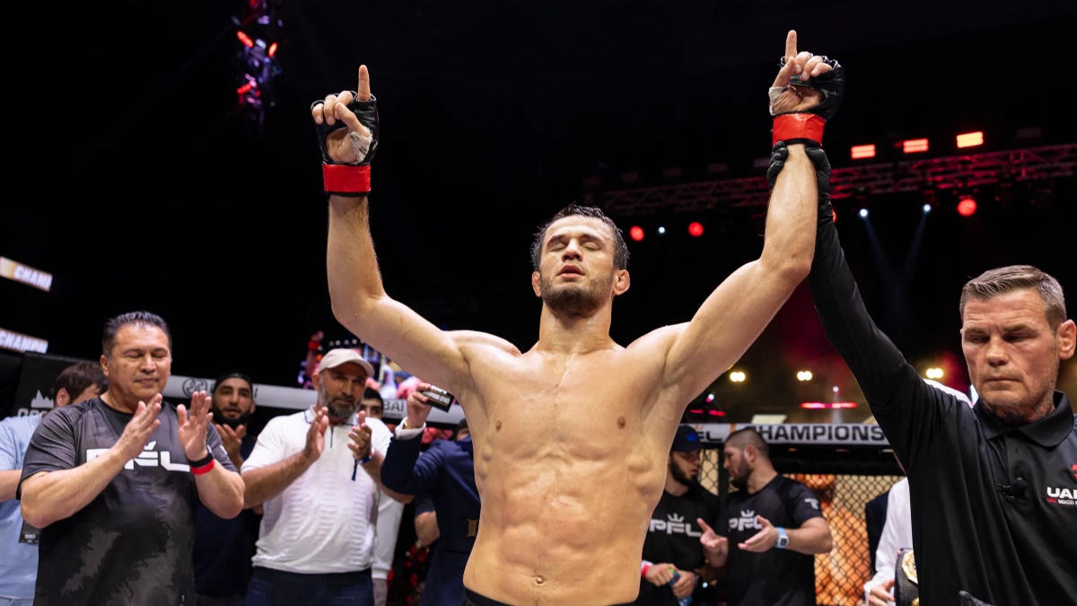 UFC může získat dalšího Nurmagomedova. Neporaženému bojovníkovi zbývá poslední zápas v PFL
