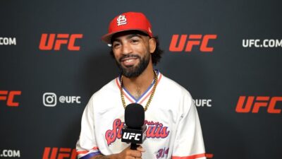 UFC 330: Charles Johnson vytáhl vzácnou submisi. Chapolina donutil odklepat