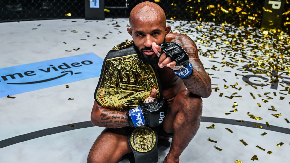 Johnson za zápas v UFC nikdy nedostal milion dolarů. Machačev tomu nemohl uvěřit