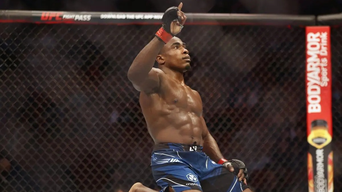 Wells na UFC 330 otočil téměř ztracený zápas. Orolbaie uspal škrcením