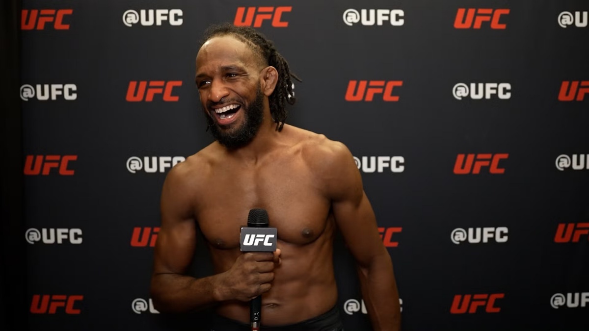 Magny umlátil Brahimaje. Veterán slaví TKO na UFC 330