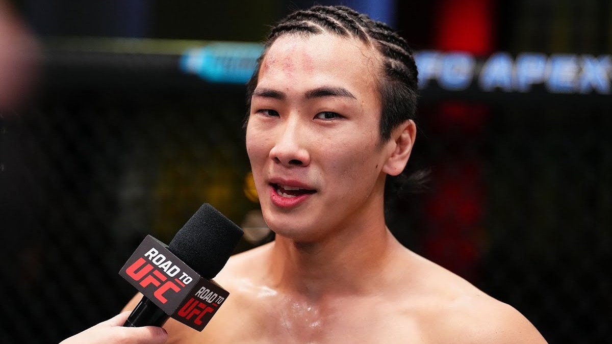 Tsuruya Borjase nepustil do zápasu. Na UFC Shanghai ho uškrtil v prvním kole