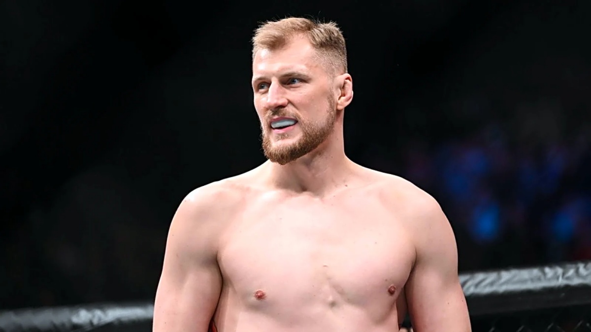 Volkov si rýpl do Hokita. „Duševně nemocný chlap bude bojovat o titul UFC“