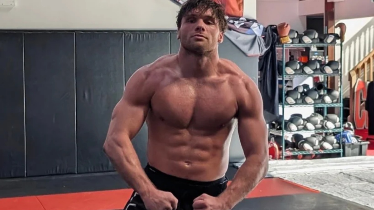 MMA bojovník tvrdí, že se utká se šimpanzem. Bizarní souboj má vlastní PPV stránku