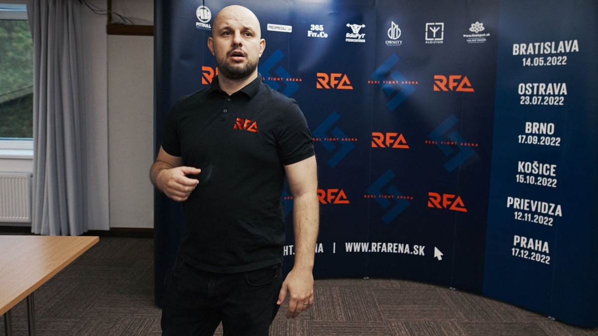 První český rozhodčí, který se představil v UFC, končí. Müllera po 20 letech zastavilo zdraví